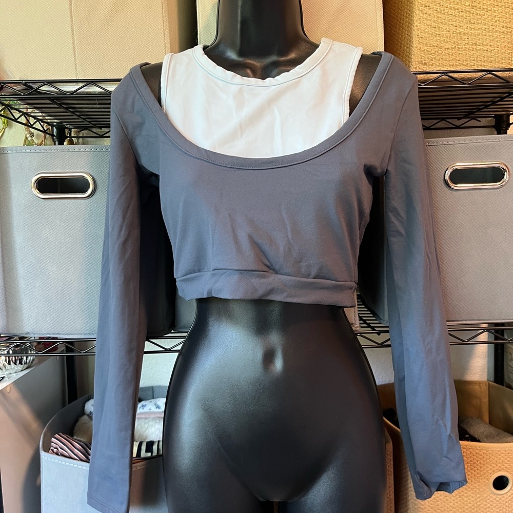 Live The Process Grey Cropped Long-Sleeve Layered-Neck Top